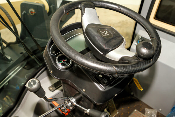 Revaro AM18 Front End Loader - Image 16