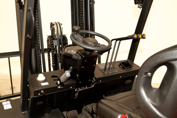 AT35D 3.5ton All Terrain Forklift - TTG Auctions