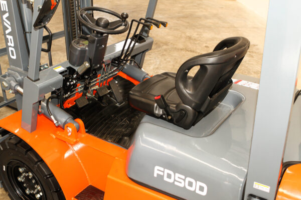 REVARO FD50D 5Ton Forklift - Image 3