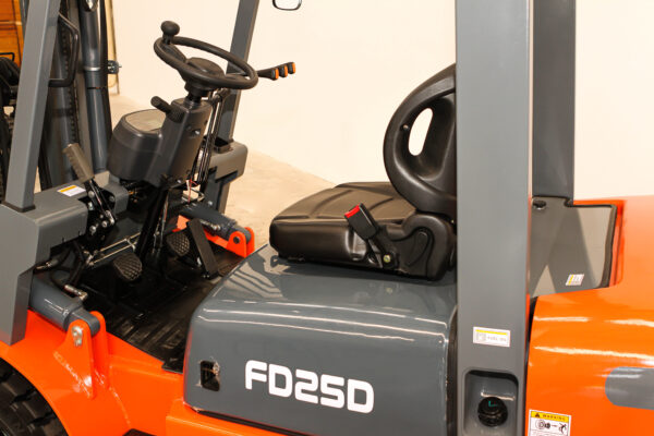 AT25D Forklift  2.5 Ton All Terrain Forklift - Image 6