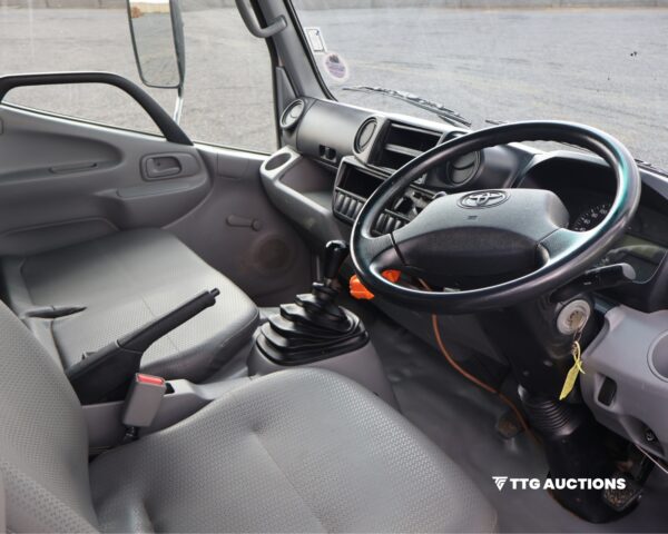 2021 TOYOTA DYNA 150 DSL 4-093 ch-cab - Image 9